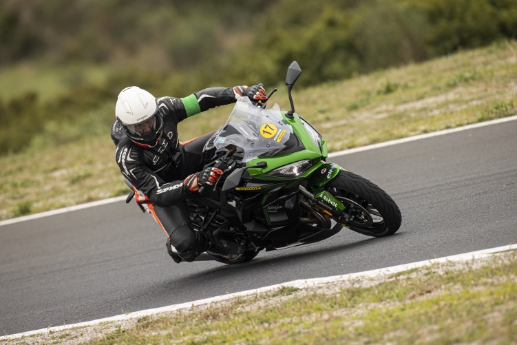 SmartRoad IV Kawasaki Ninja 1000 SX Mariusz Lowicki Przod